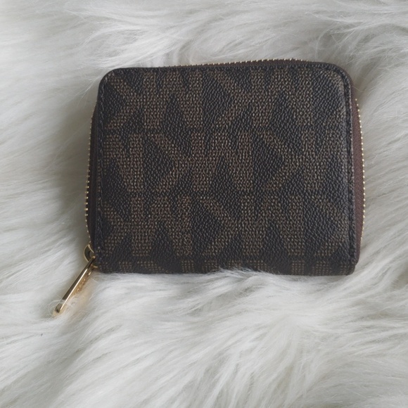 Brown Michael Kors Signature Wallet! - Picture 2 of 6